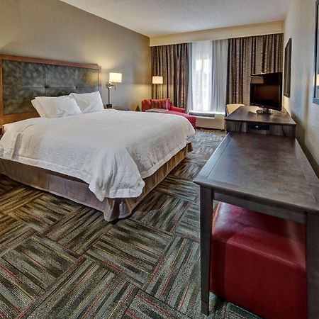 Hampton Inn Newberry Opera House Bagian luar foto