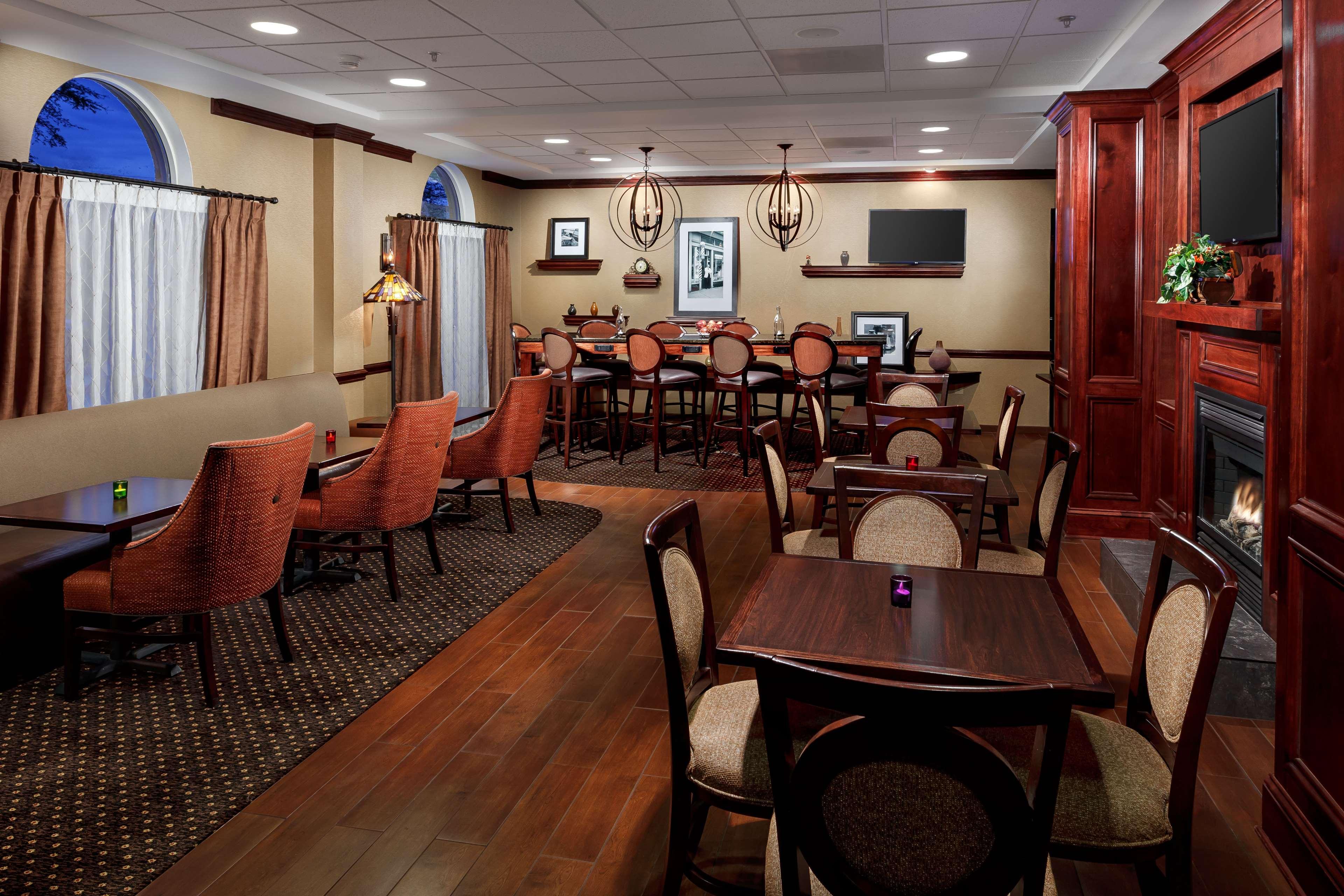 Hampton Inn Newberry Opera House Bagian luar foto