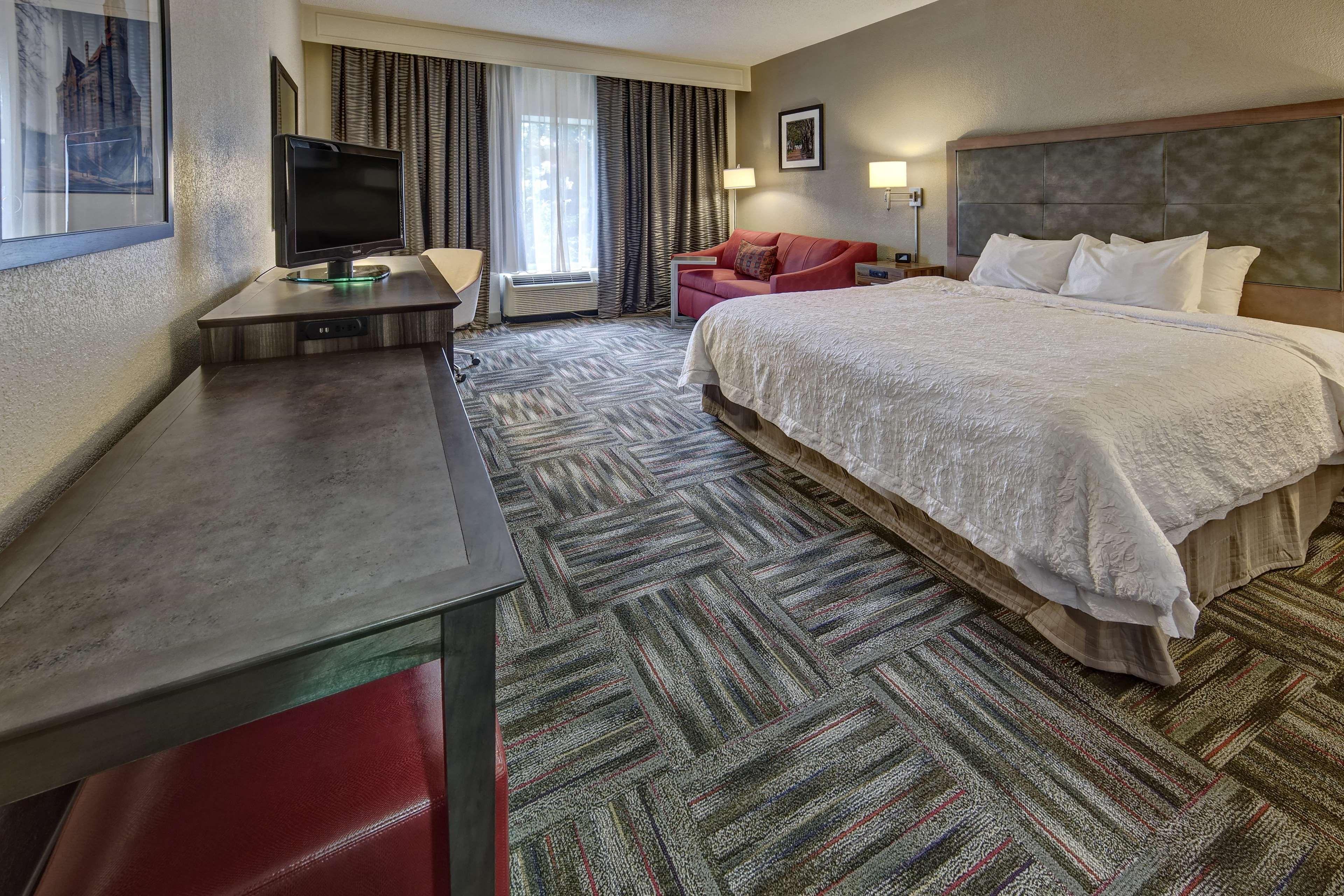Hampton Inn Newberry Opera House Bagian luar foto