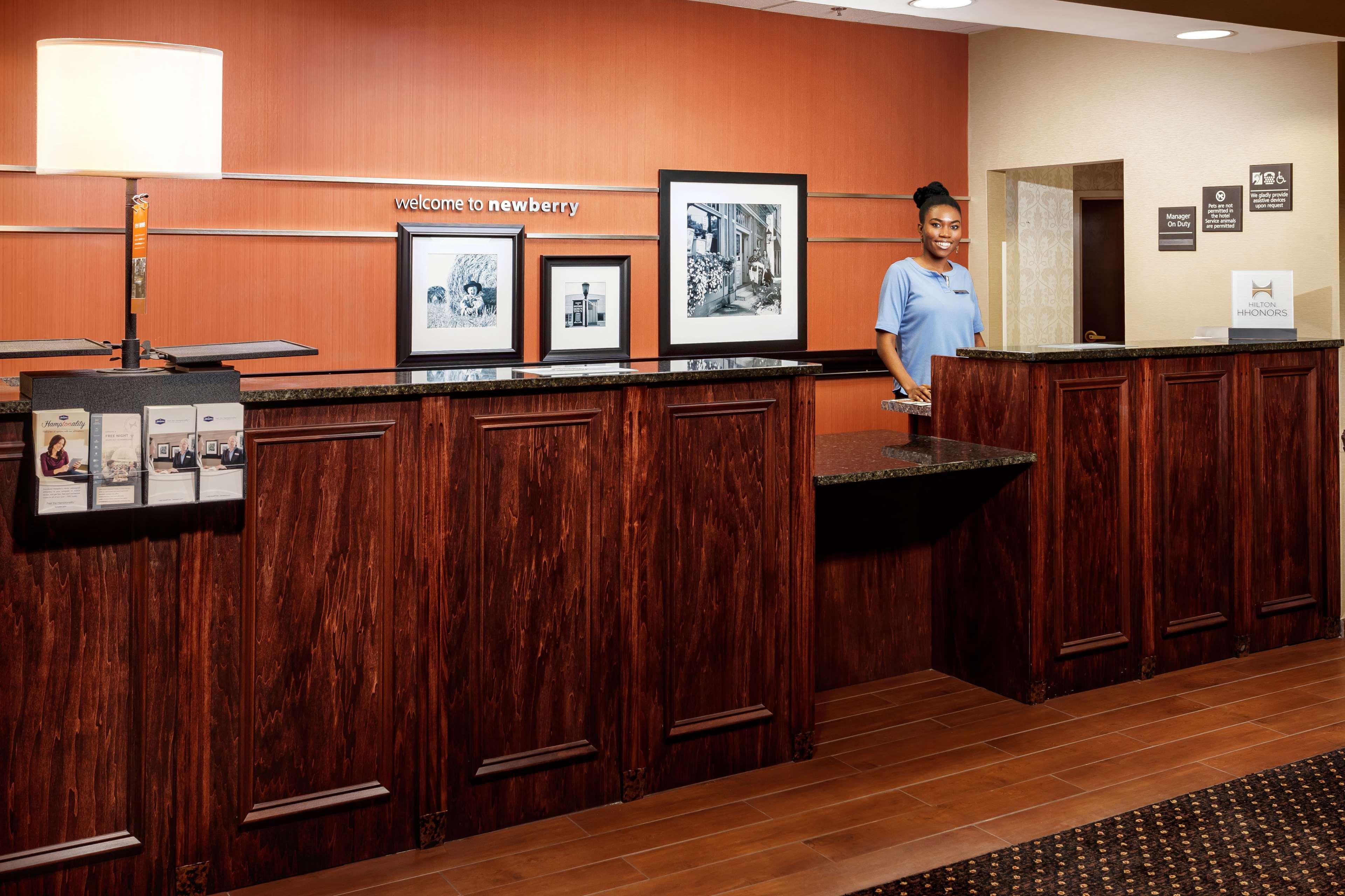 Hampton Inn Newberry Opera House Bagian luar foto