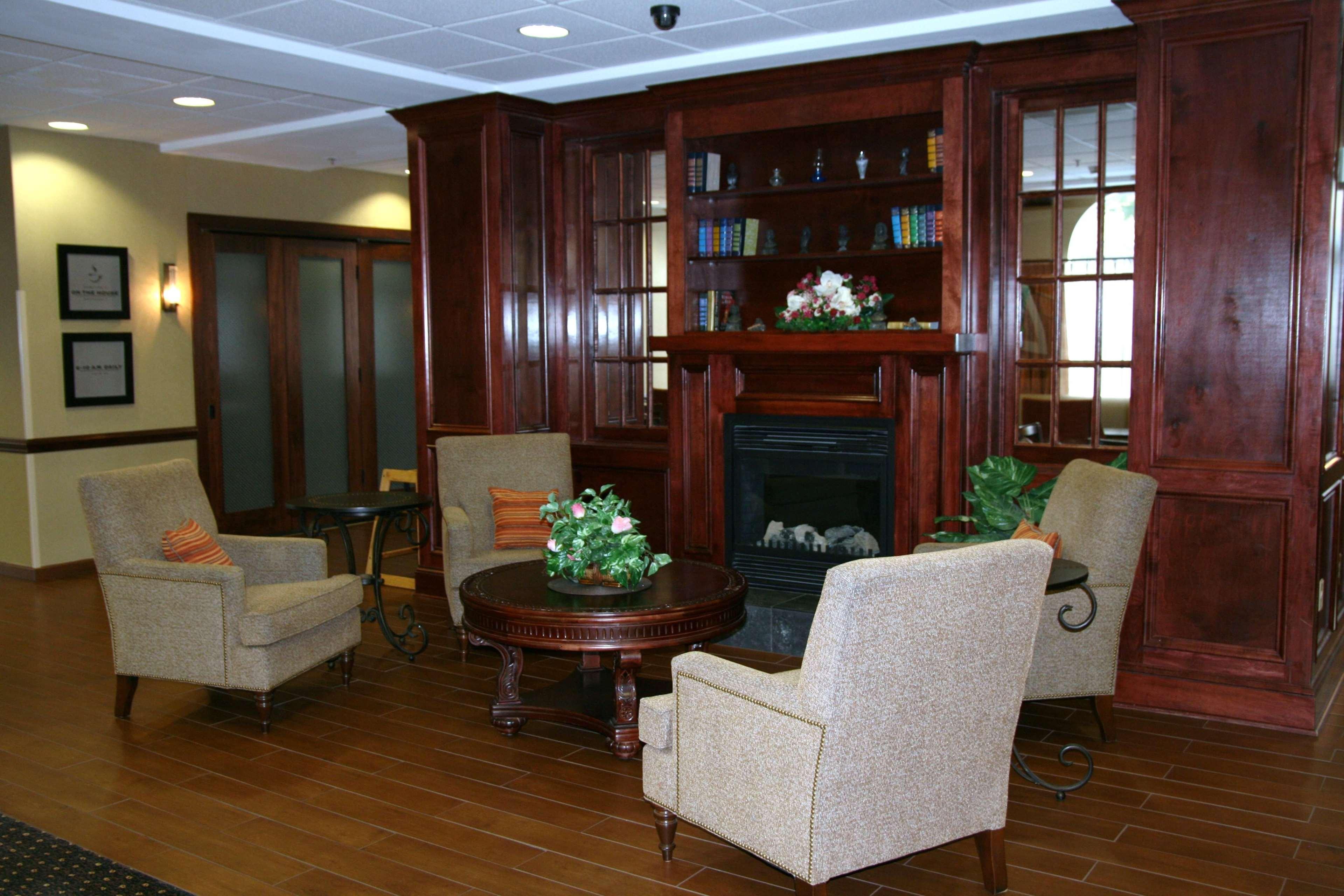 Hampton Inn Newberry Opera House Bagian luar foto