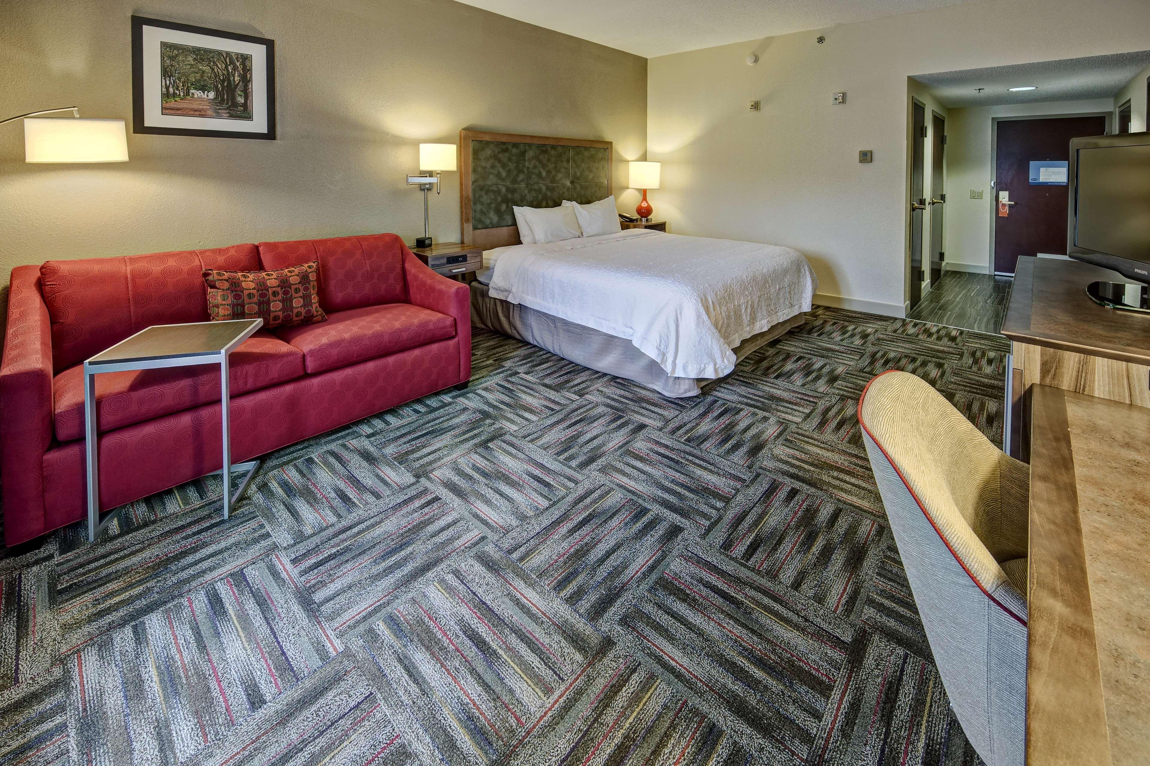 Hampton Inn Newberry Opera House Bagian luar foto