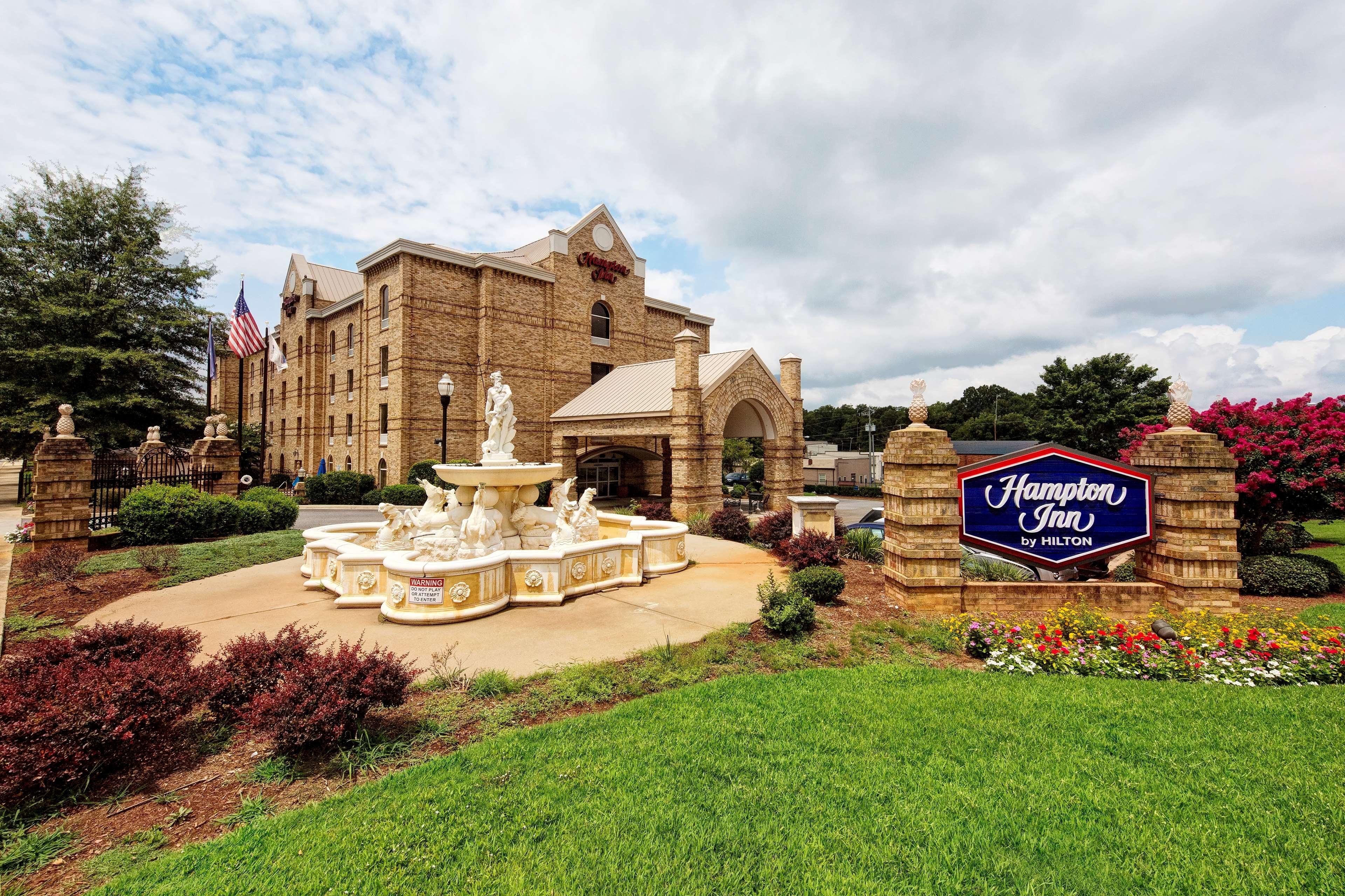 Hampton Inn Newberry Opera House Bagian luar foto