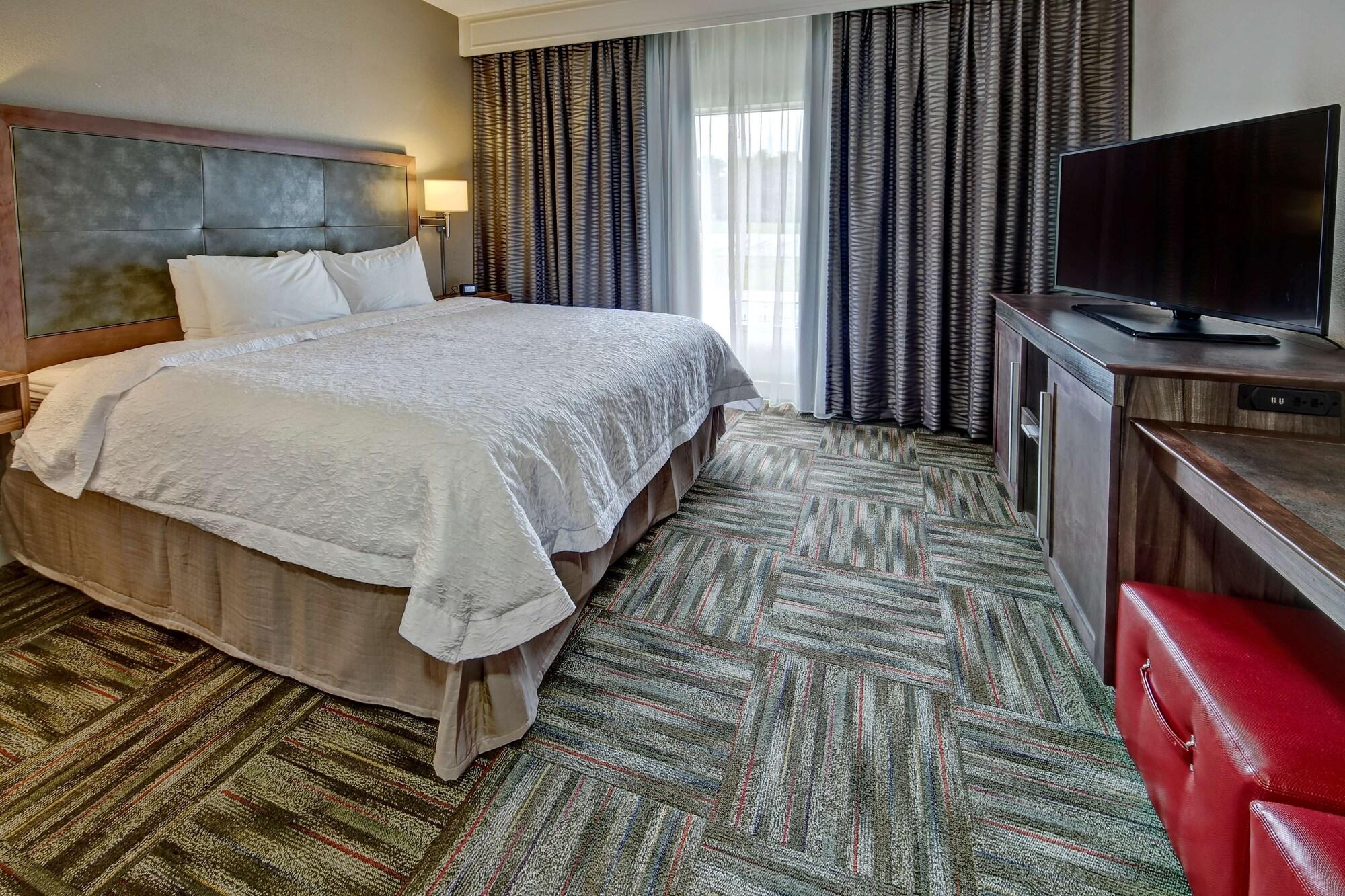 Hampton Inn Newberry Opera House Bagian luar foto