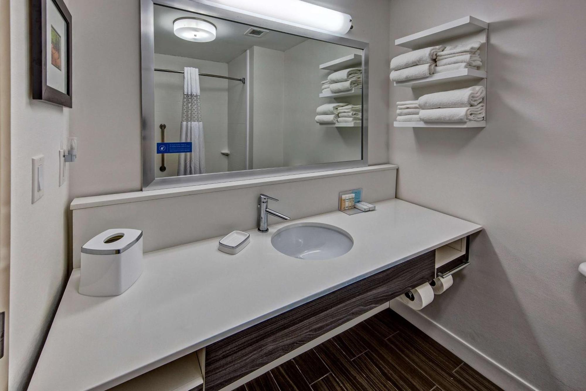 Hampton Inn Newberry Opera House Bagian luar foto
