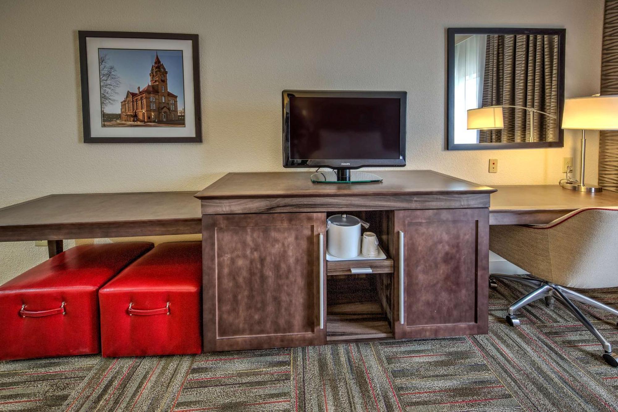 Hampton Inn Newberry Opera House Bagian luar foto