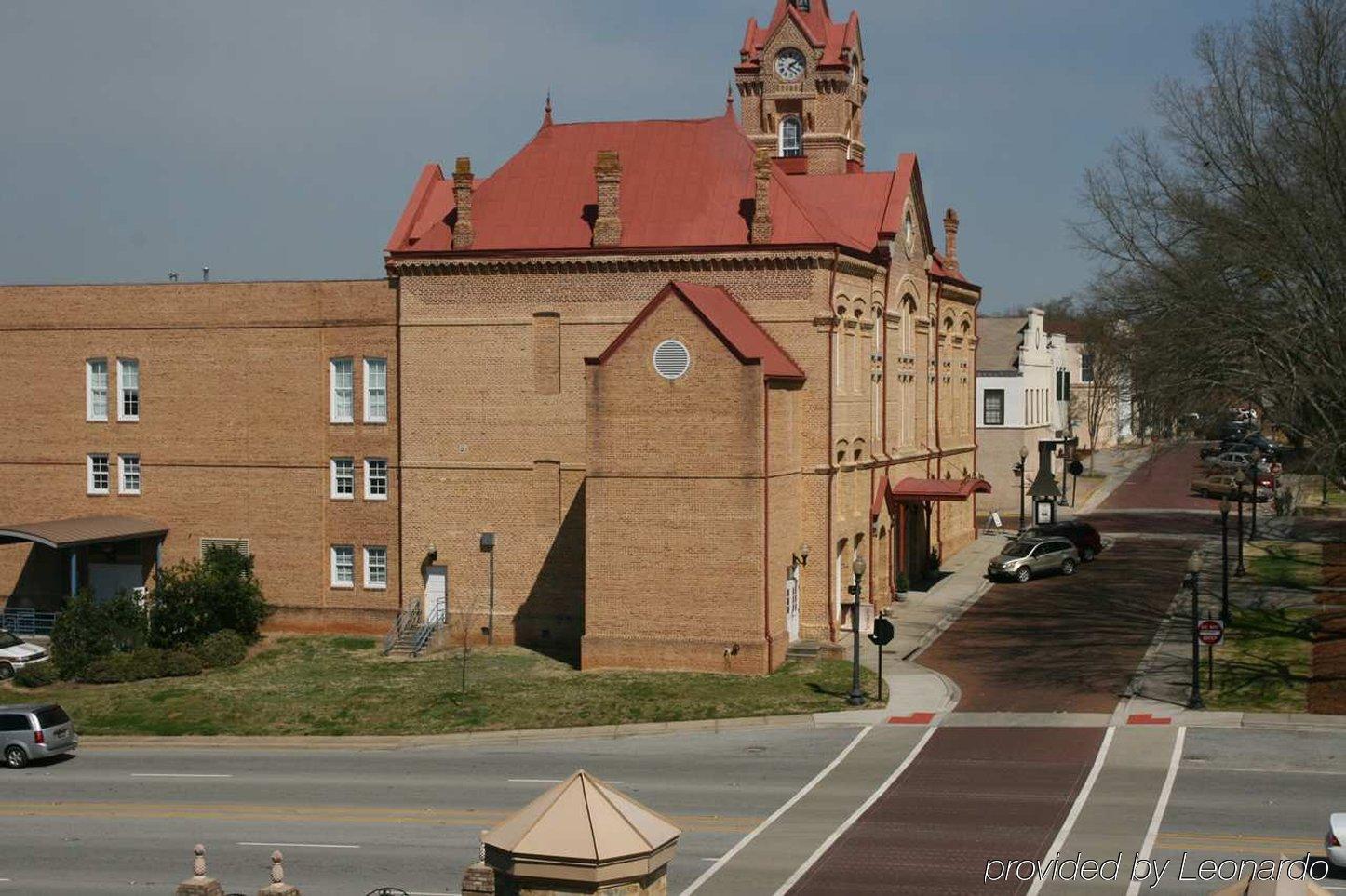 Hampton Inn Newberry Opera House Bagian luar foto
