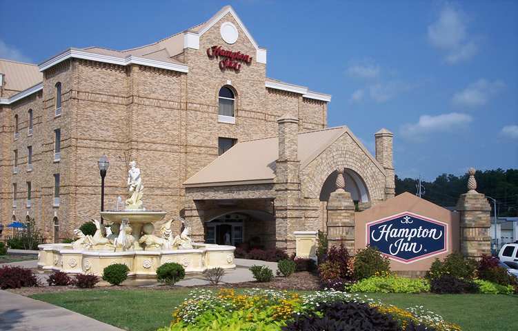 Hampton Inn Newberry Opera House Bagian luar foto