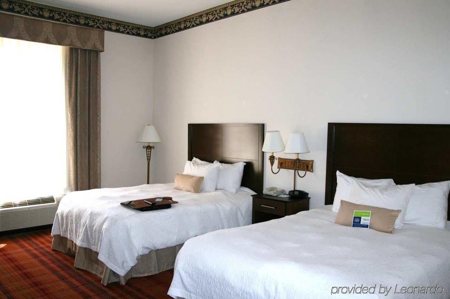 Hampton Inn Newberry Opera House Bagian luar foto